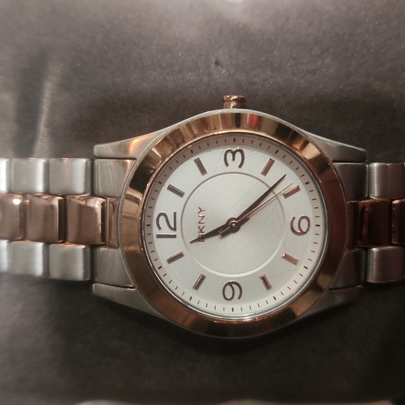 DKNY Watch - Picture 3 of 5